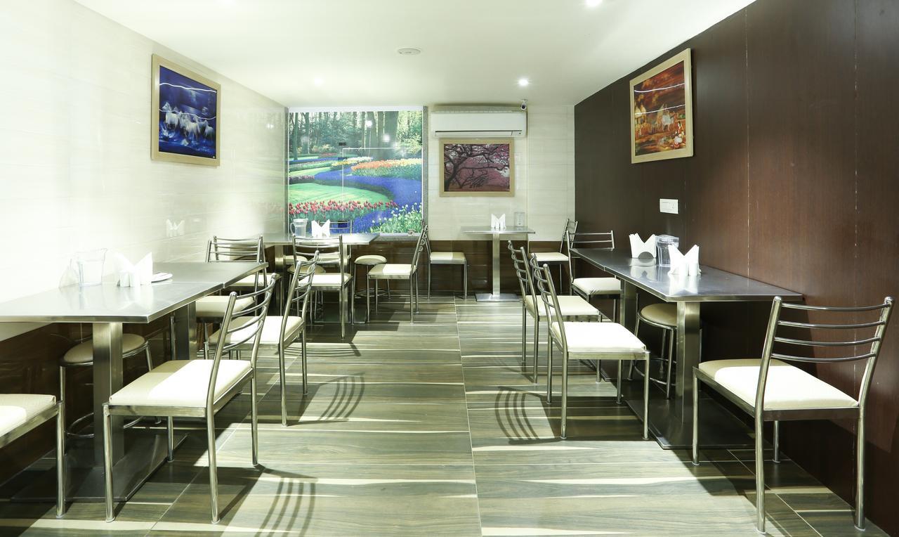 Treebo C Plaza Hotel Vijayawada Ngoại thất bức ảnh