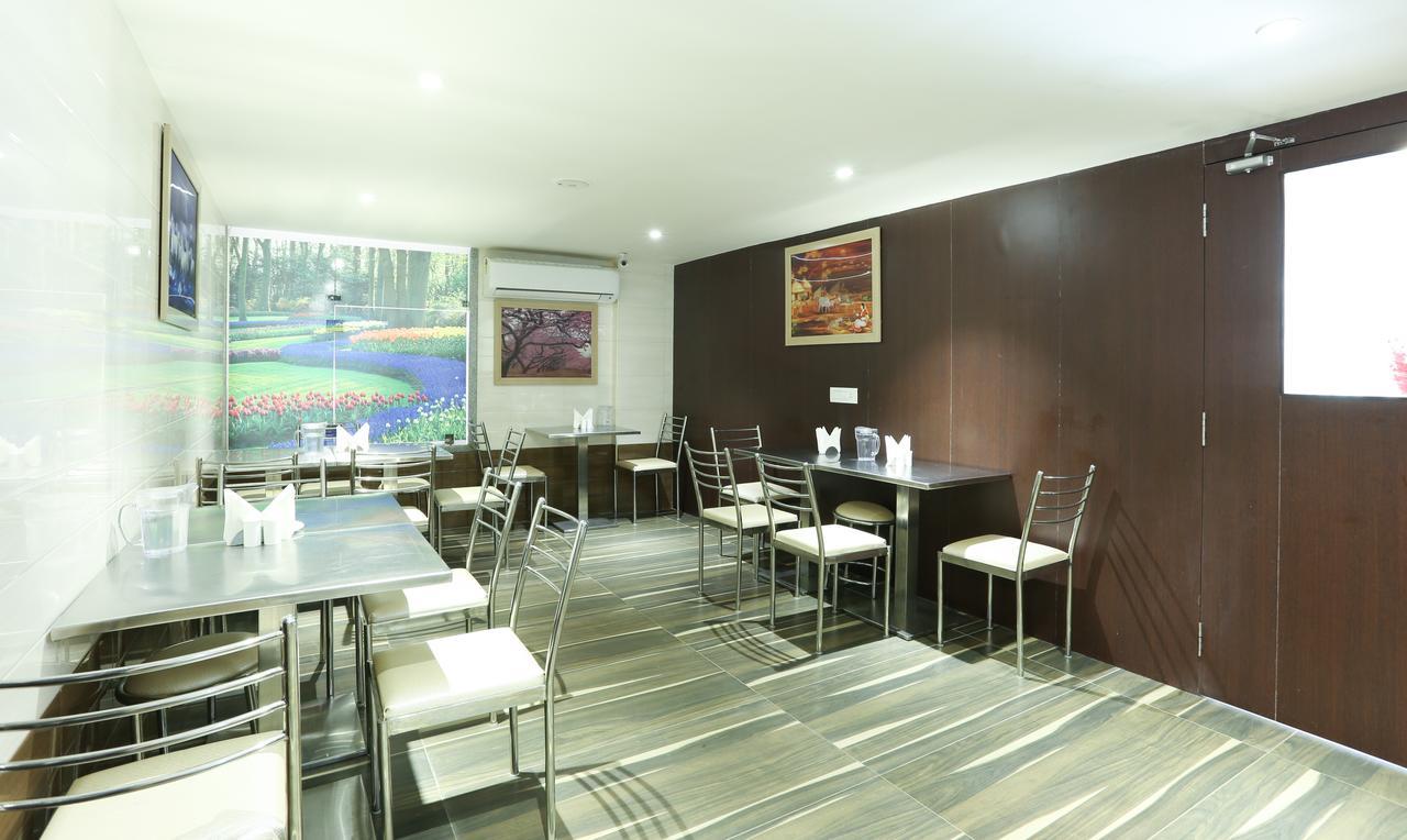 Treebo C Plaza Hotel Vijayawada Ngoại thất bức ảnh