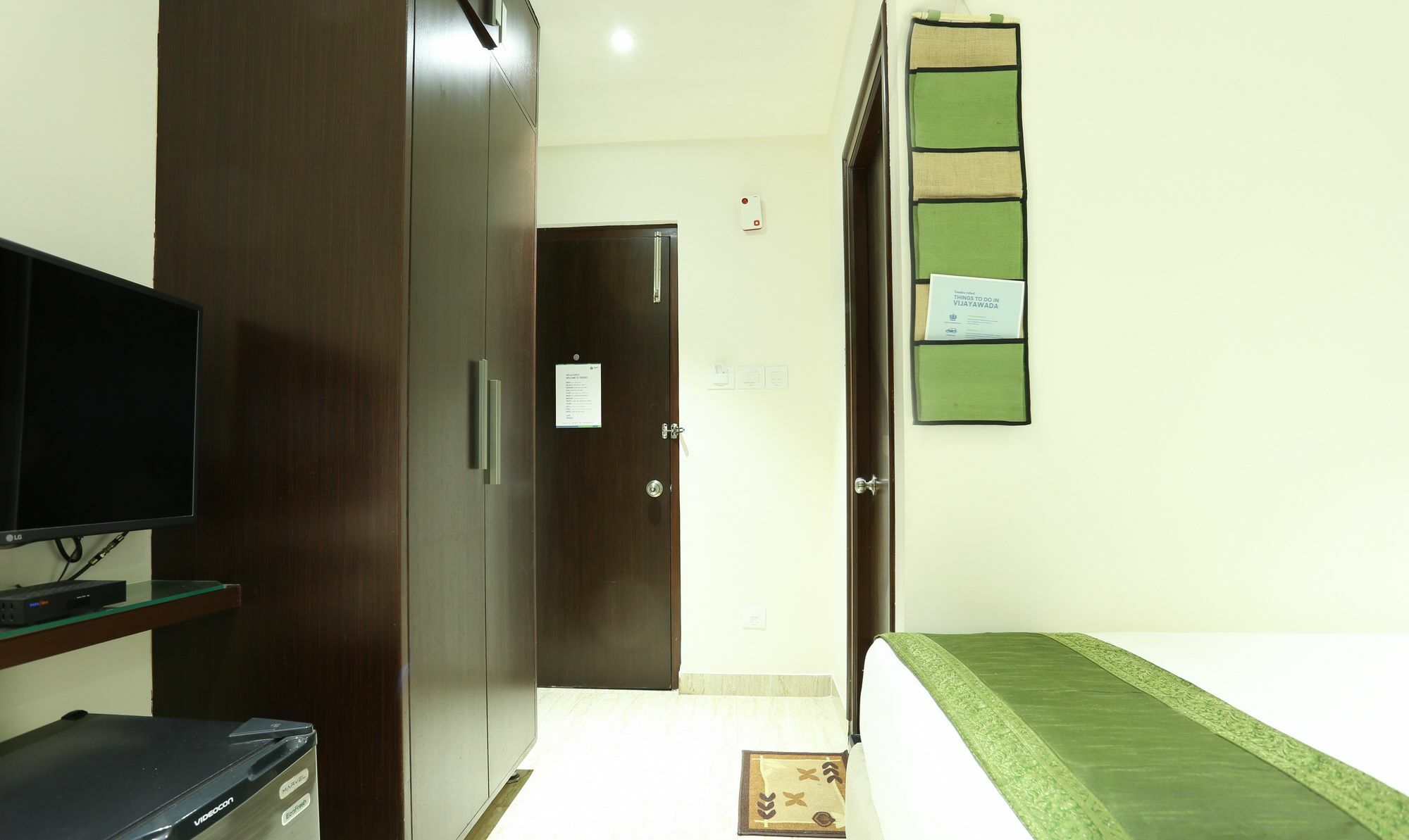 Treebo C Plaza Hotel Vijayawada Ngoại thất bức ảnh