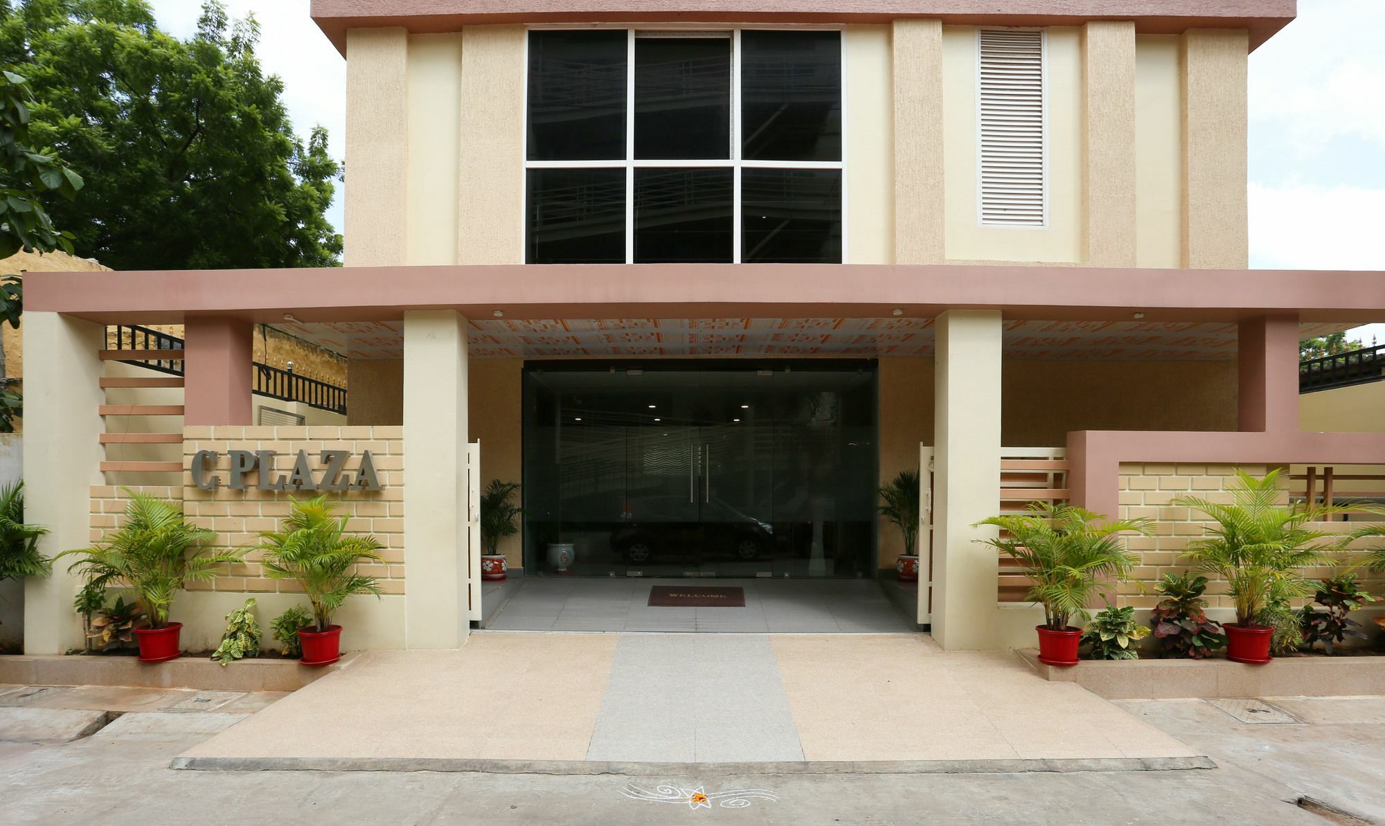 Treebo C Plaza Hotel Vijayawada Ngoại thất bức ảnh